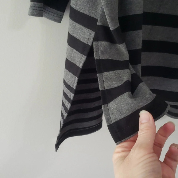 IC by Connie K Blouse Top Women Medium Jersey Knit Gray Black Red Zipper Casual - Picture 2 of 10